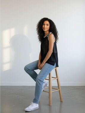 Suzanne Betro Black Sleeveless Tie-Shoulder Tank